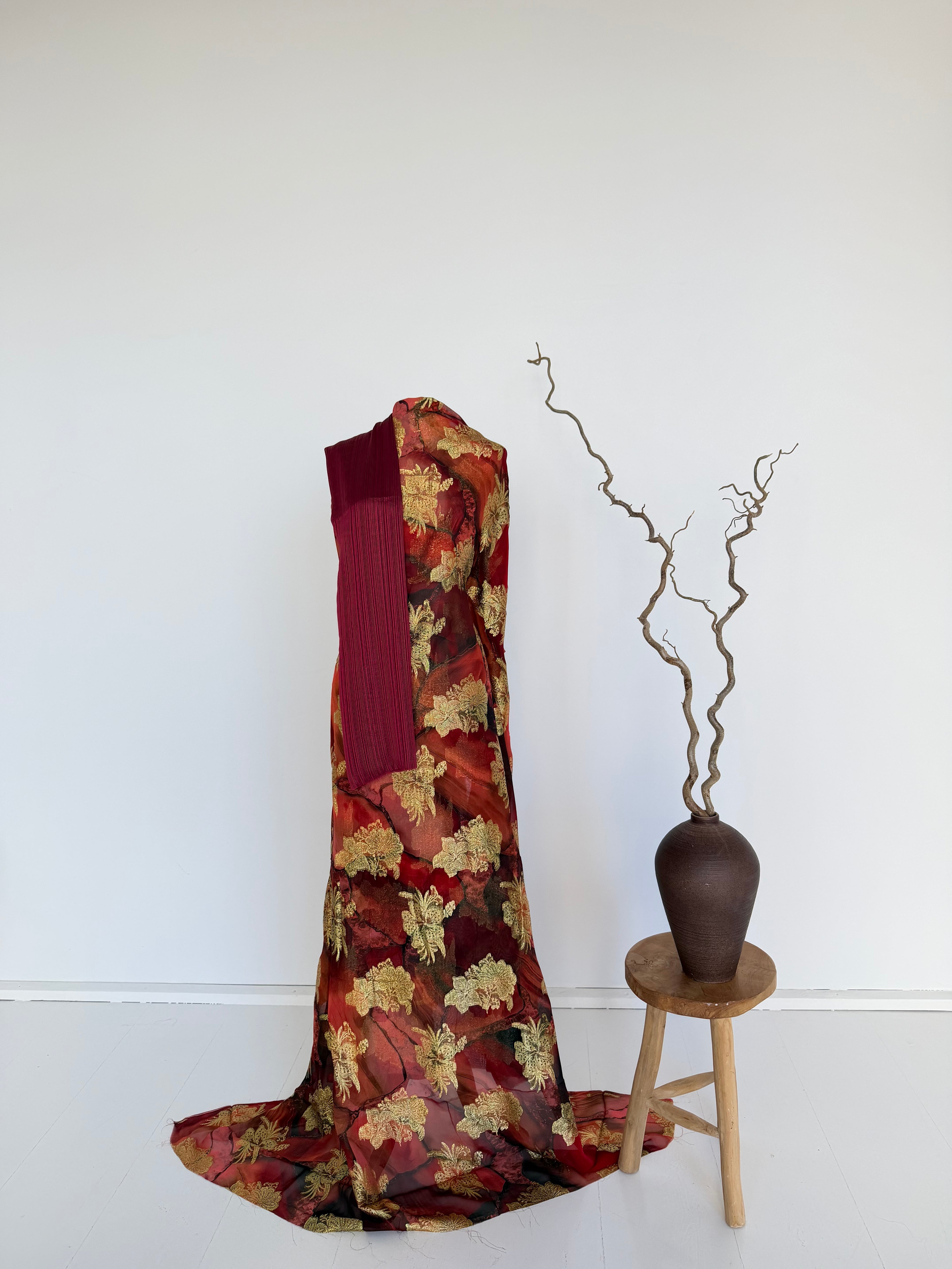 Burgundy red Dirac