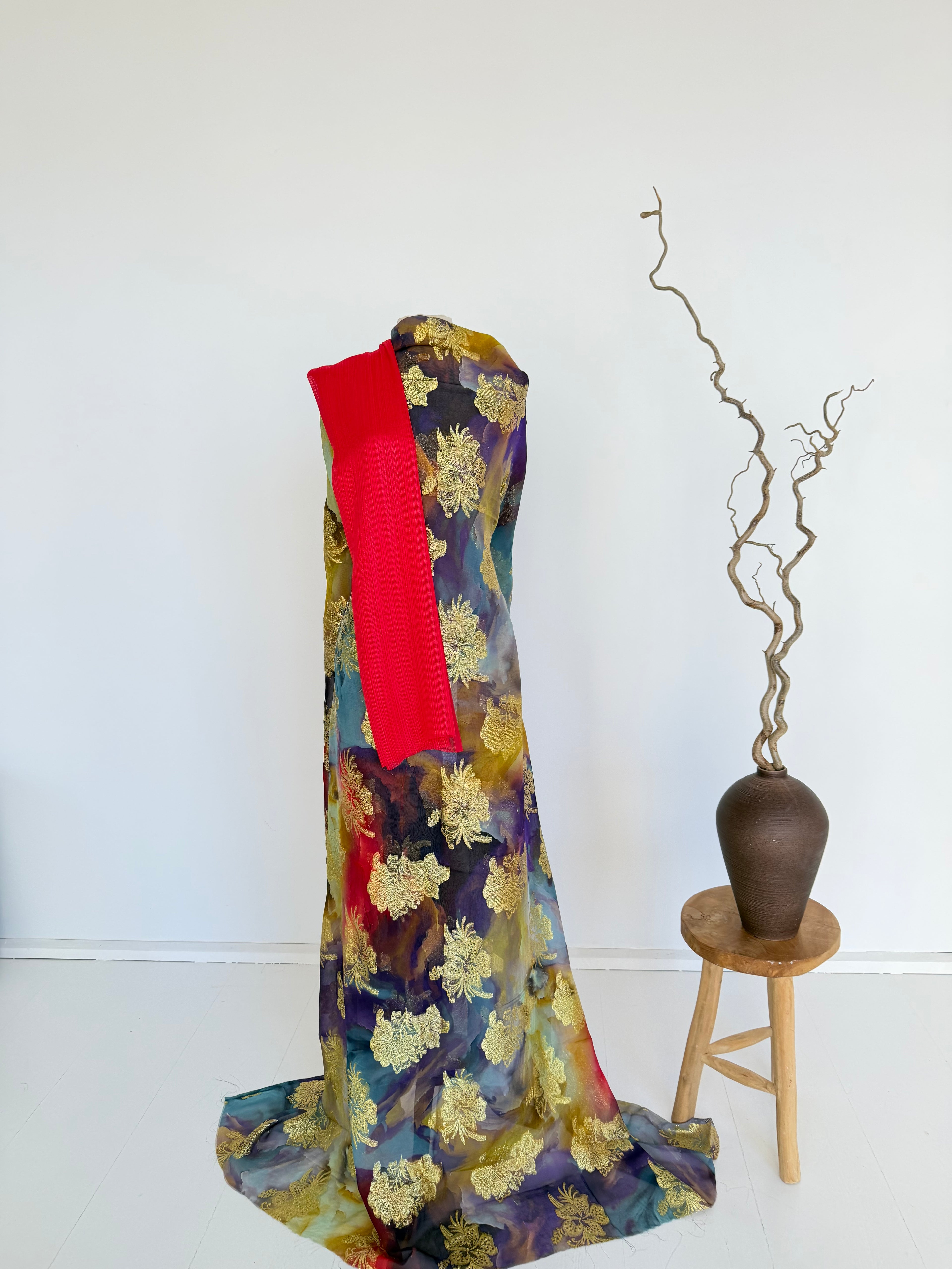 Lilac with red Dirac